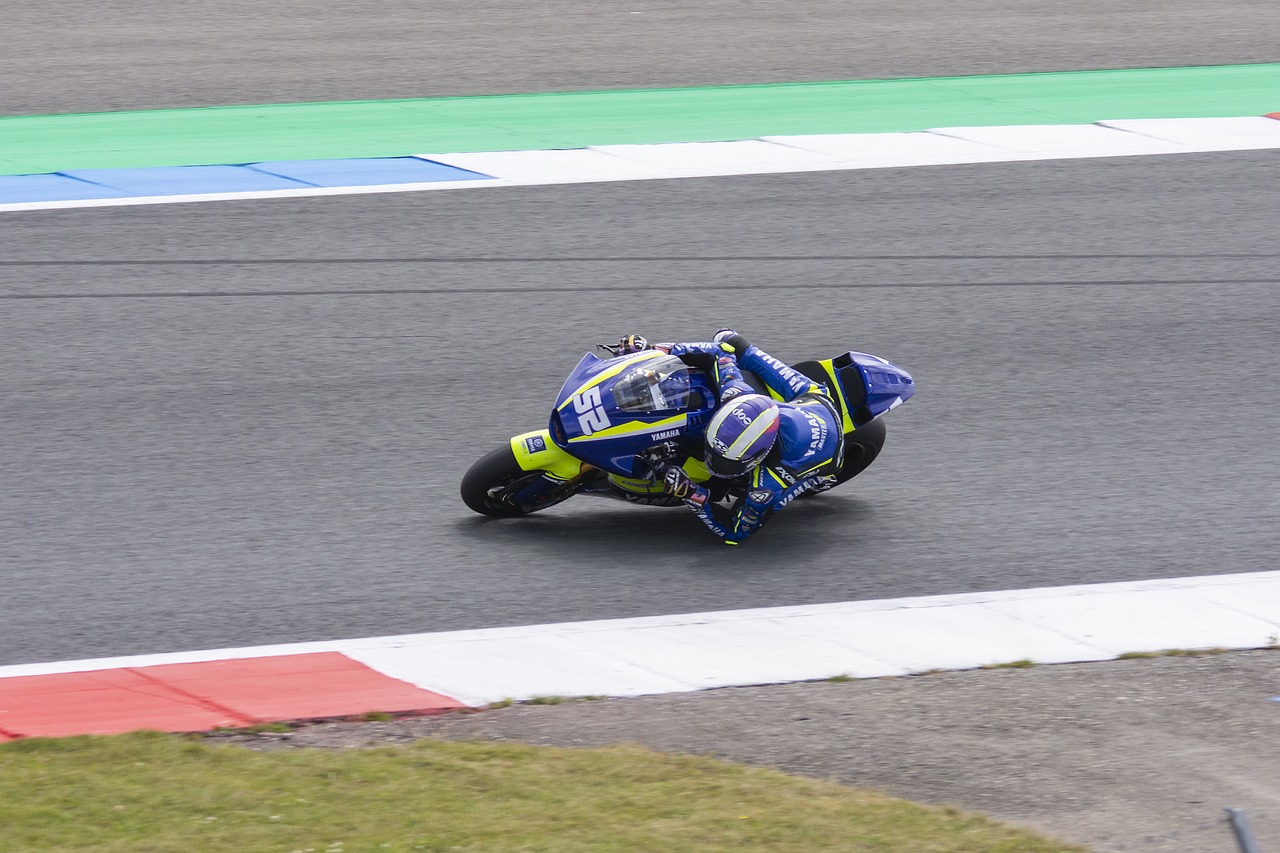 伴随着这则 伴随着这则